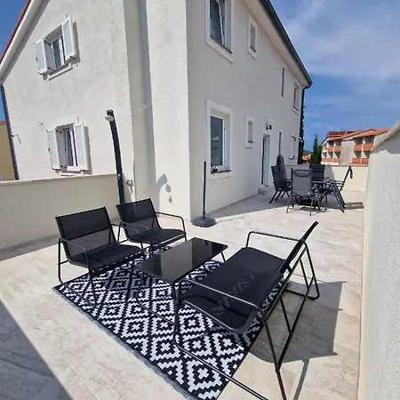 Apartament Carla *