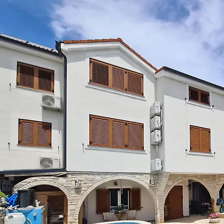 Carla Apartament